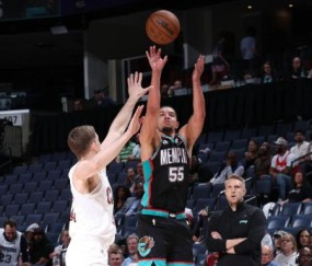 乐鱼体育APP-比肩绿军雄鹿！灰熊轰29记三分追平NBA历史纪录