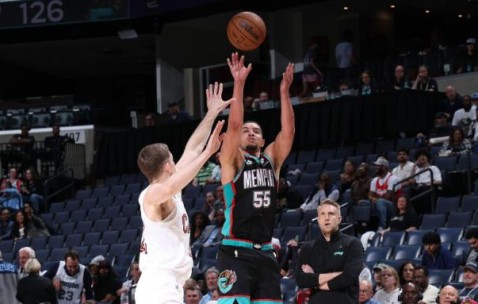 乐鱼体育APP-比肩绿军雄鹿！灰熊轰29记三分追平NBA历史纪录